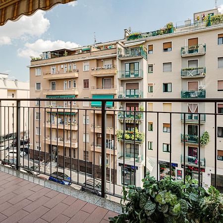 Cosy Studio With Balcony & Private Garage ميلان المظهر الخارجي الصورة