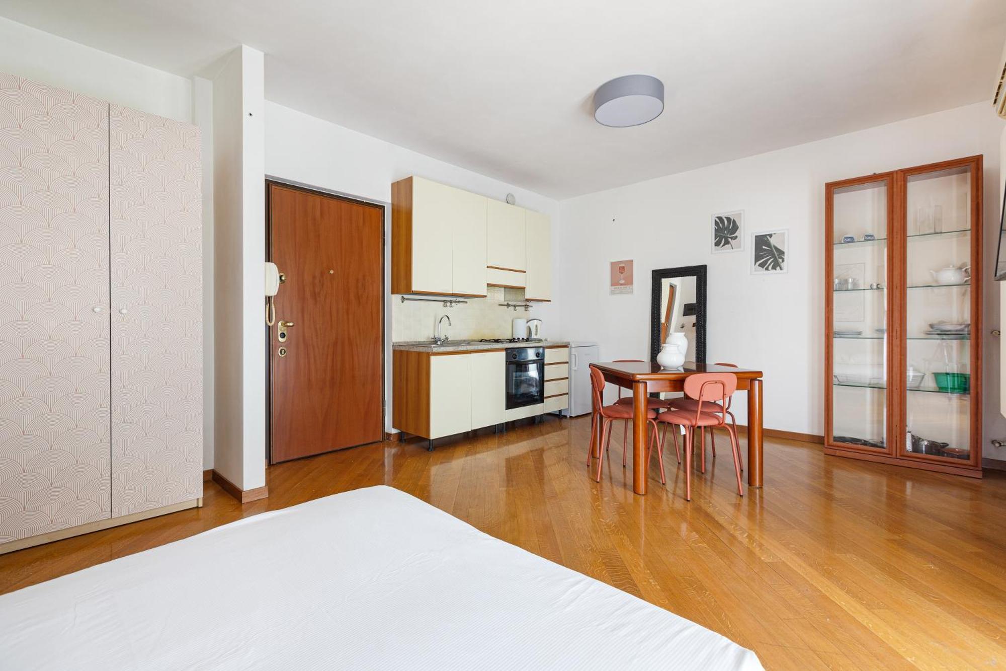 Cosy Studio With Balcony & Private Garage ميلان المظهر الخارجي الصورة