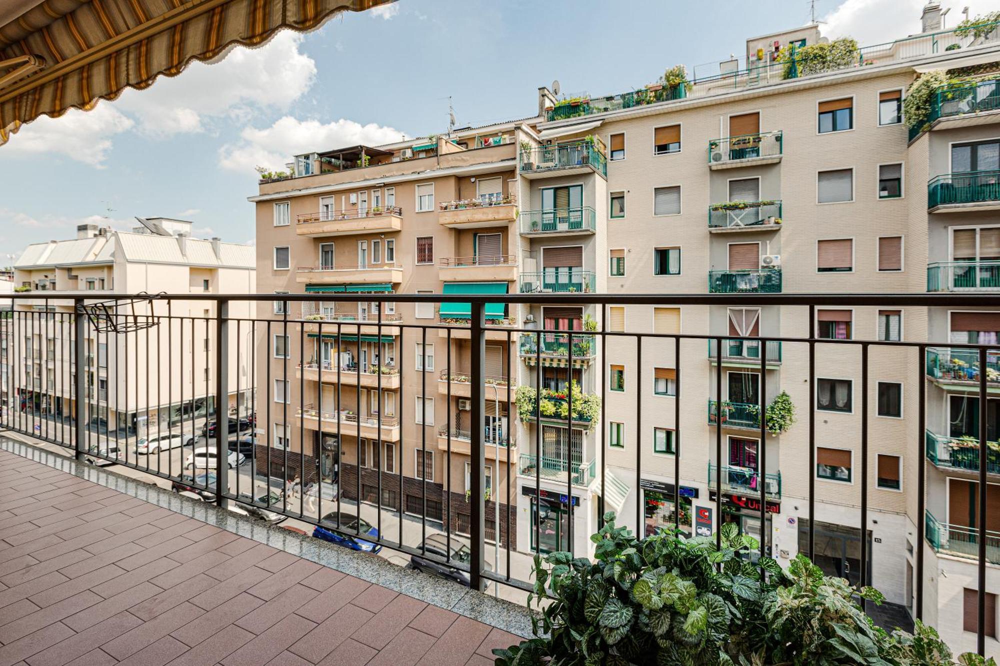 Cosy Studio With Balcony & Private Garage ميلان المظهر الخارجي الصورة